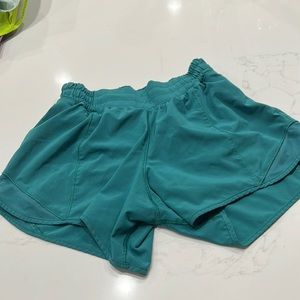 Lululemon Hotty Hot 4” Shorts